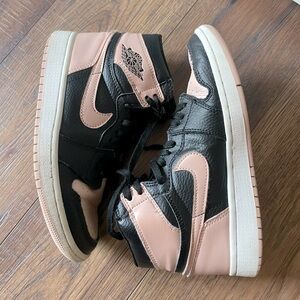 NIKE JORDAN 1 HIGH BLACK CRIMSON TINT SIZE 7 TRENDY